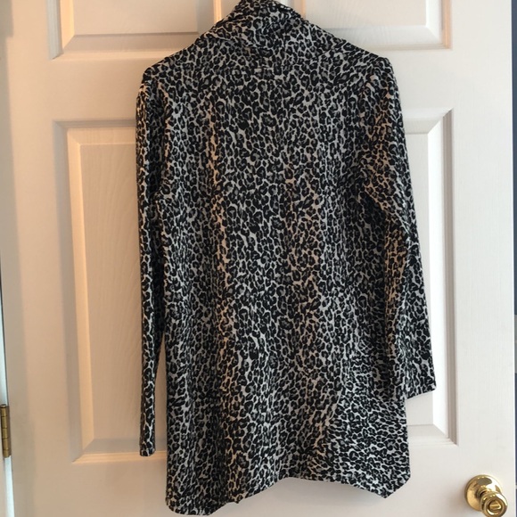 Philosophy Women’s Small cowl neck, asymmetrical hem tunic. - Picture 5 of 5